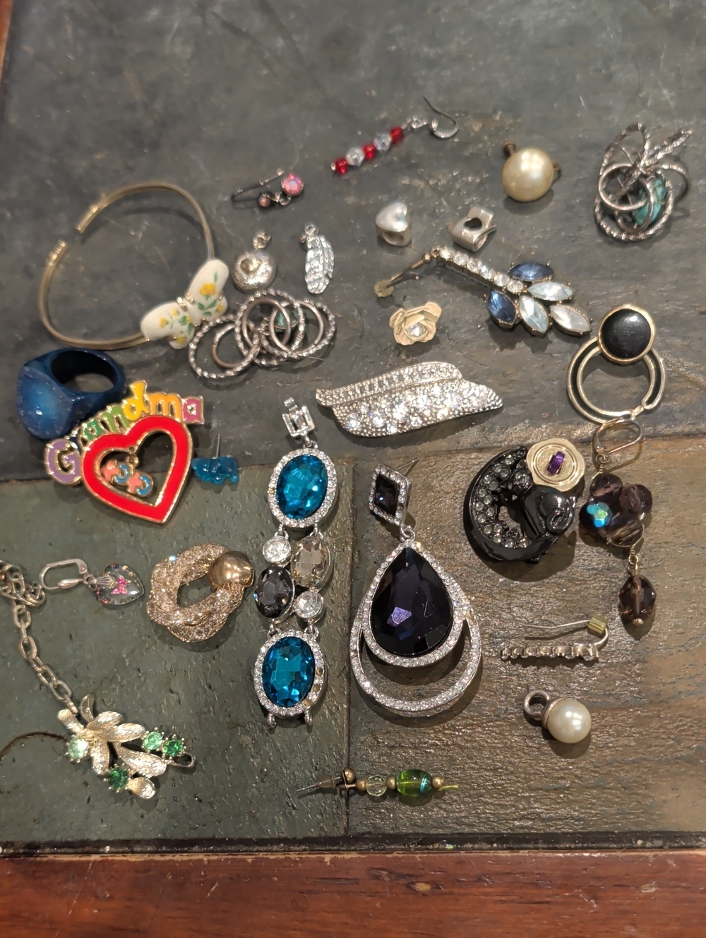 Assorted Women's Fashion Jewelry Diy Parts, Pieces, Earrings and Charms